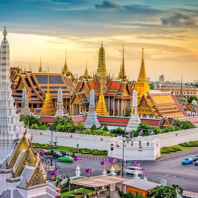 Grand Palace, Wat Pho, and Wat Arun Guided Tour